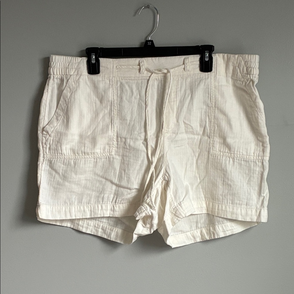 Casual Cream Shorts